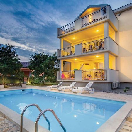Beautiful Apartment In Pinezici With Wifi Exteriör bild