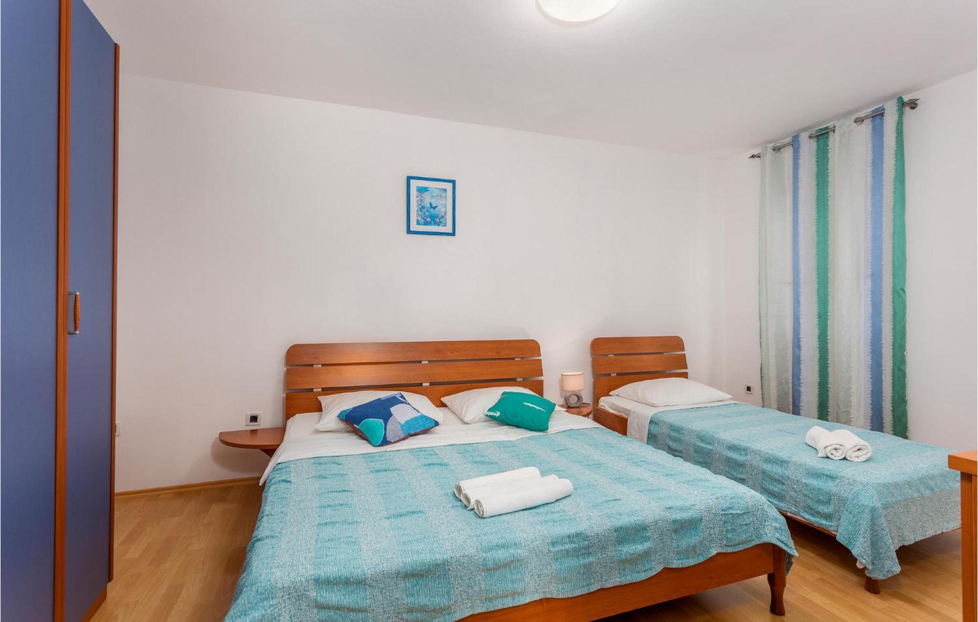 Beautiful Apartment In Pinezici With Wifi Exteriör bild