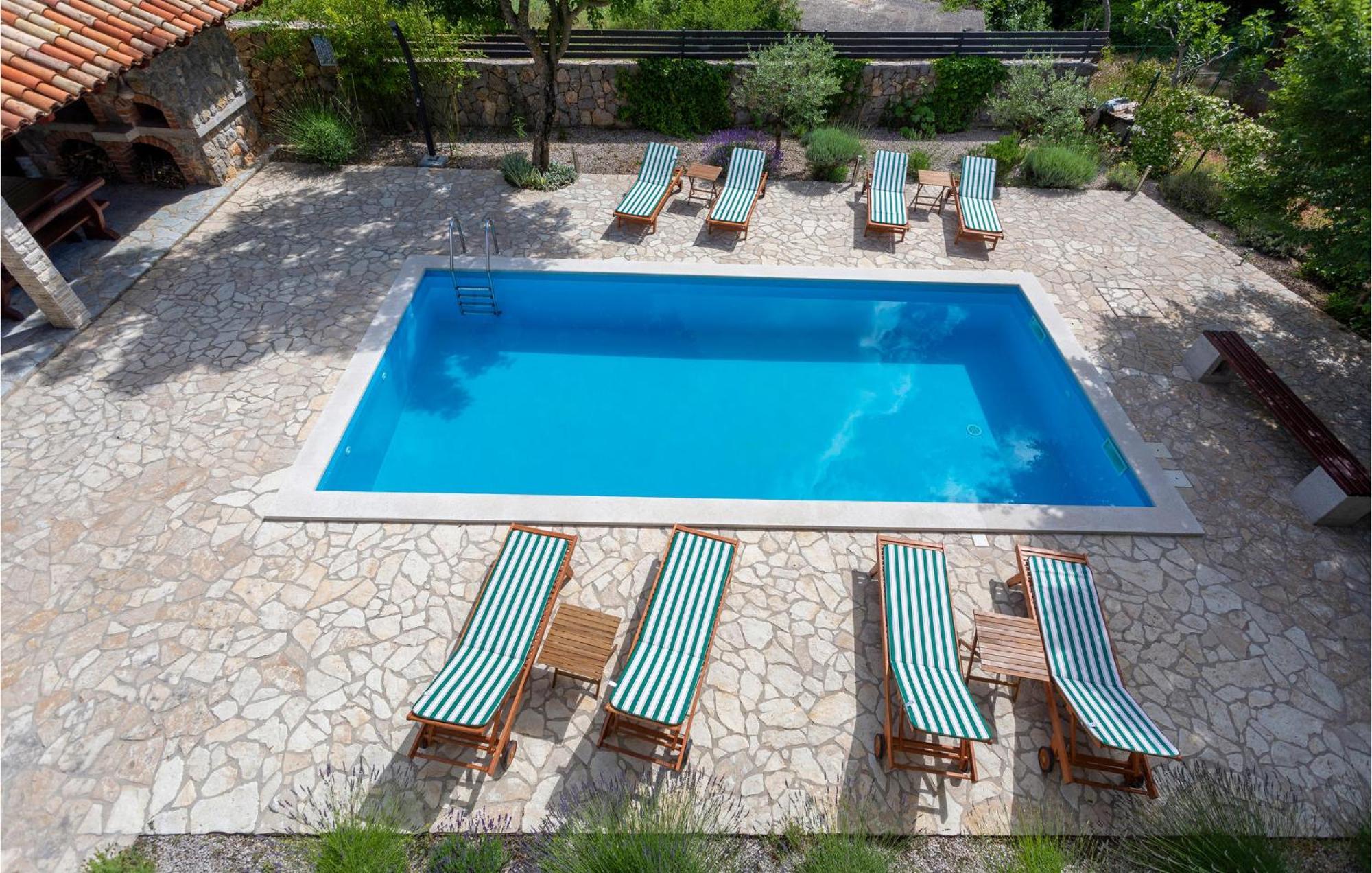Beautiful Apartment In Pinezici With Wifi Exteriör bild